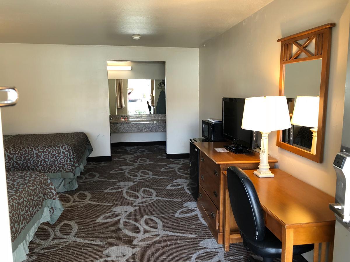 Days Inn By Wyndham Provo Exterior foto
